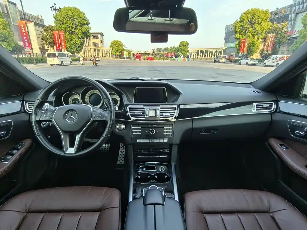 Mercedes-Benz E-Class — миниатюра 15