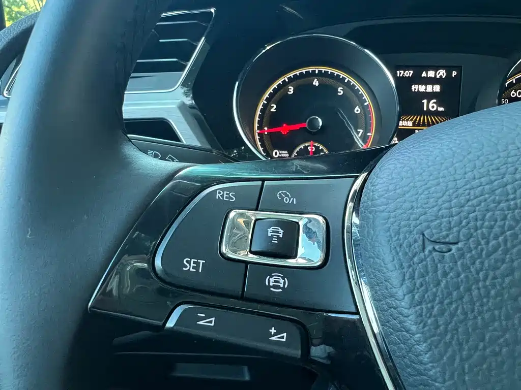 Volkswagen Touran — миниатюра 3