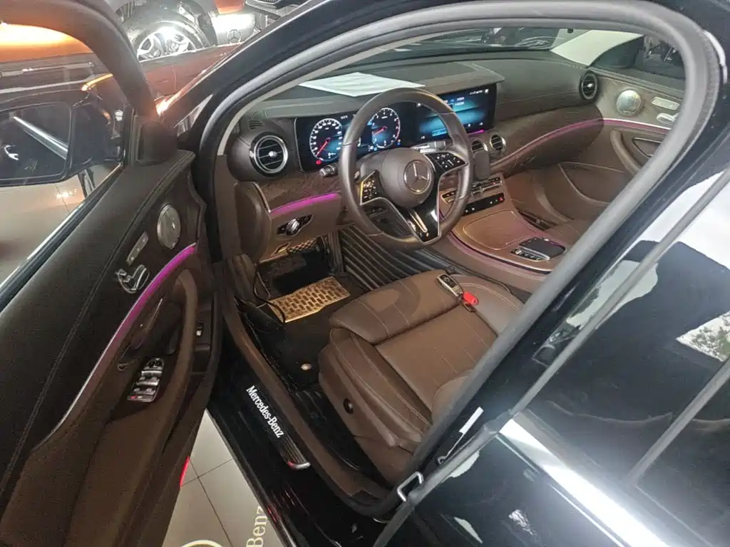 Mercedes-Benz E-Class — миниатюра 16