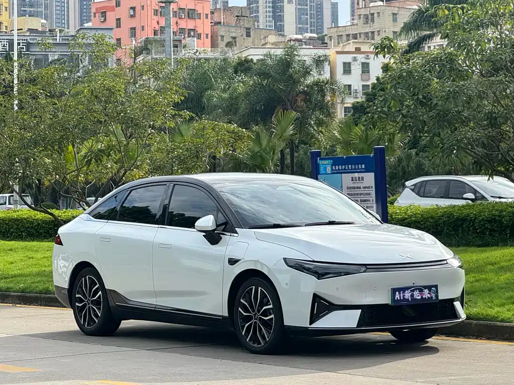 XPeng P5 — миниатюра 3