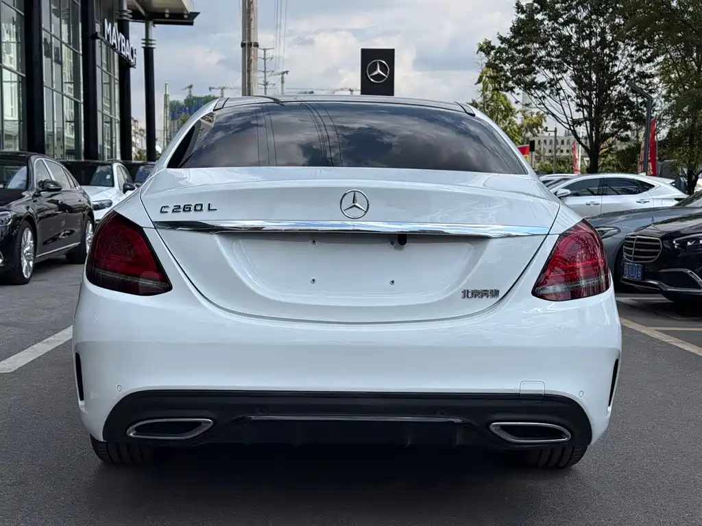 Mercedes-Benz C-Class — миниатюра 6