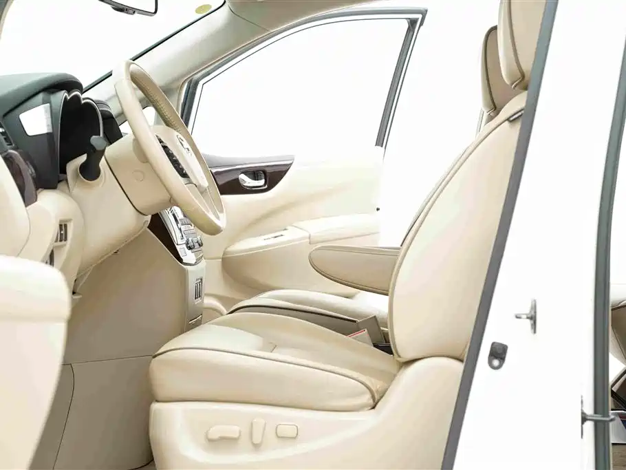 Nissan Quest — миниатюра 9