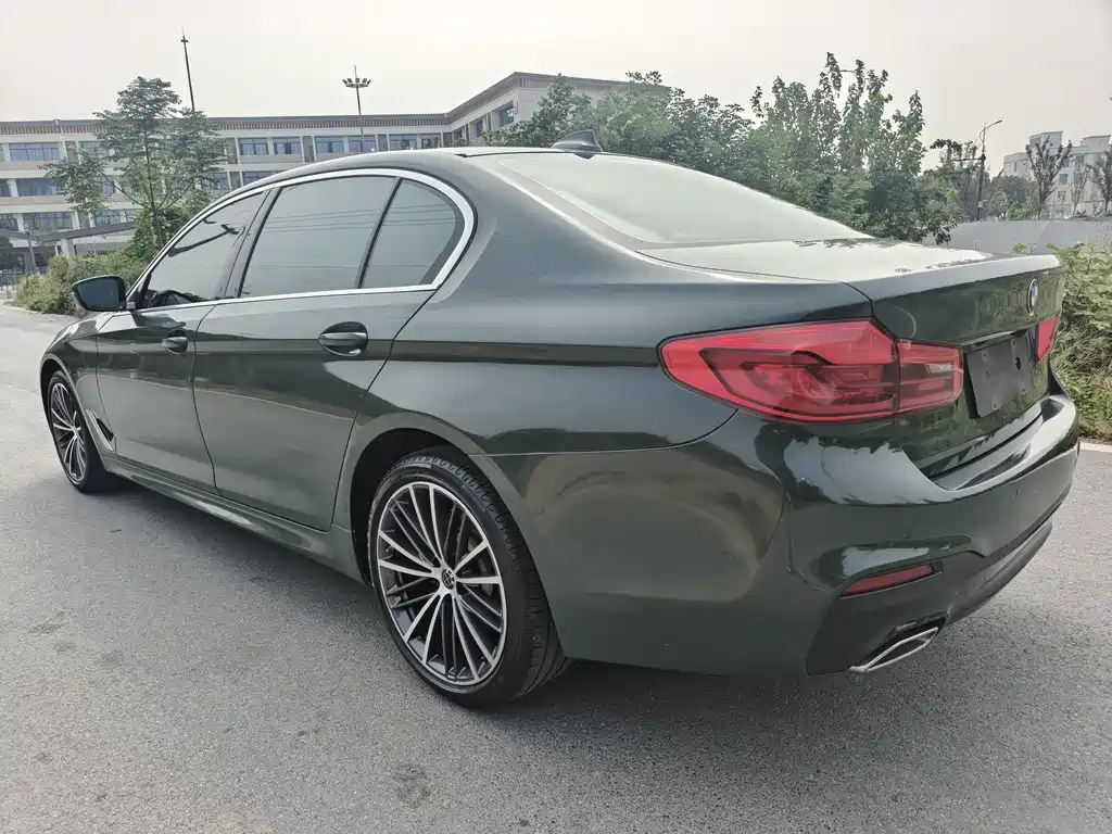 BMW 5 Series — миниатюра 3