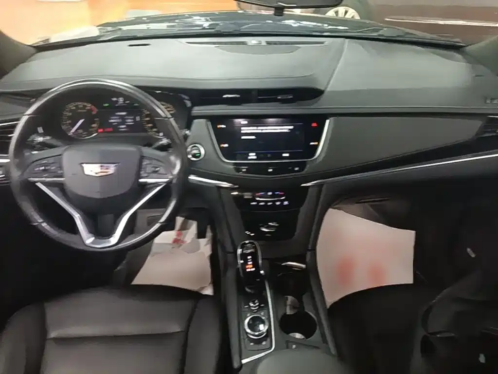 Cadillac XT6 — миниатюра 10