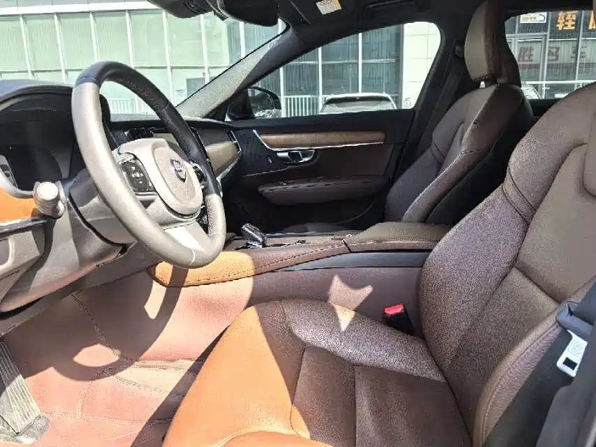 Volvo S90 — миниатюра 4