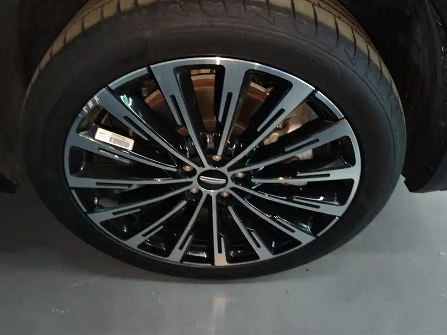 Geely Monjaro L 2025 2.0TD AT
