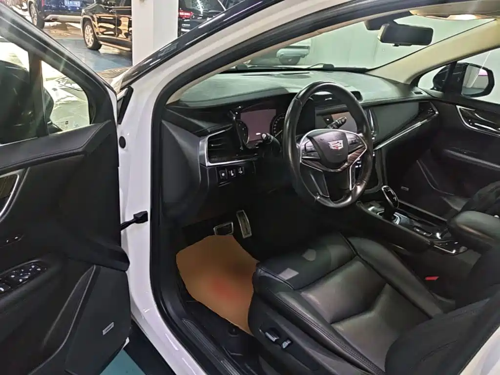 Cadillac XT5 — миниатюра 16