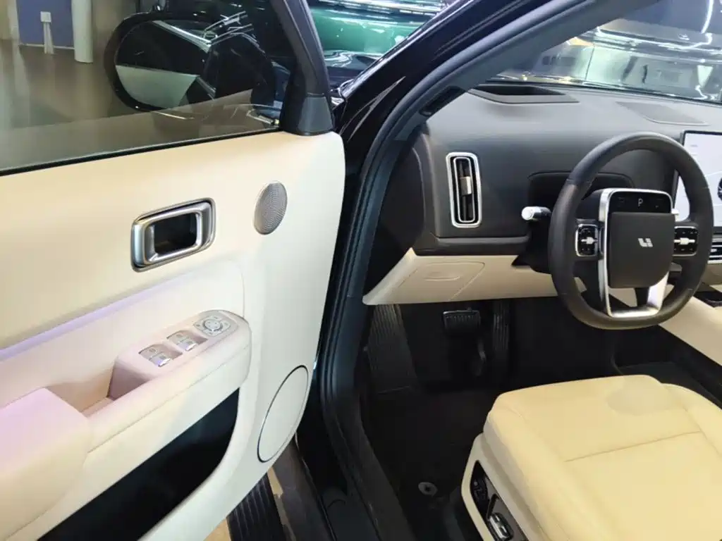 Li Auto Li L8 — миниатюра 16
