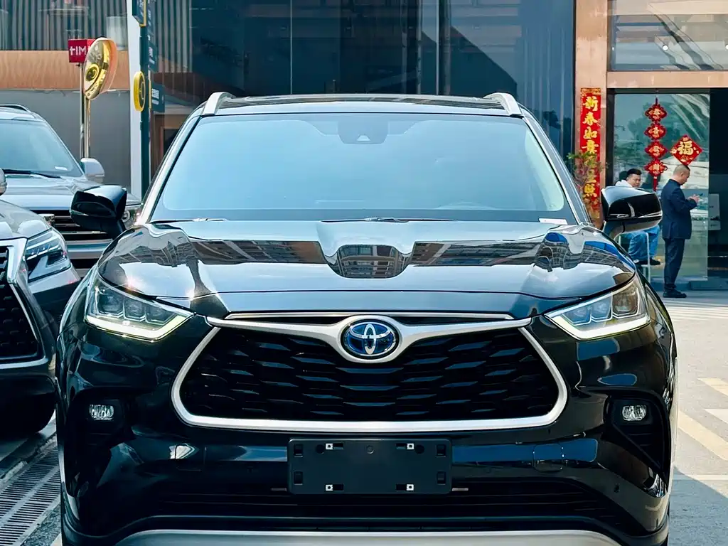 TOYOTA HIGHLANDER