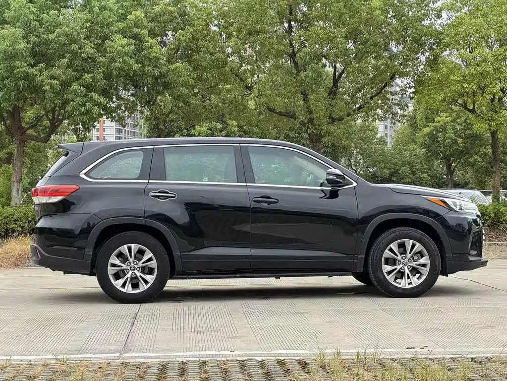 Toyota Highlander — миниатюра 2