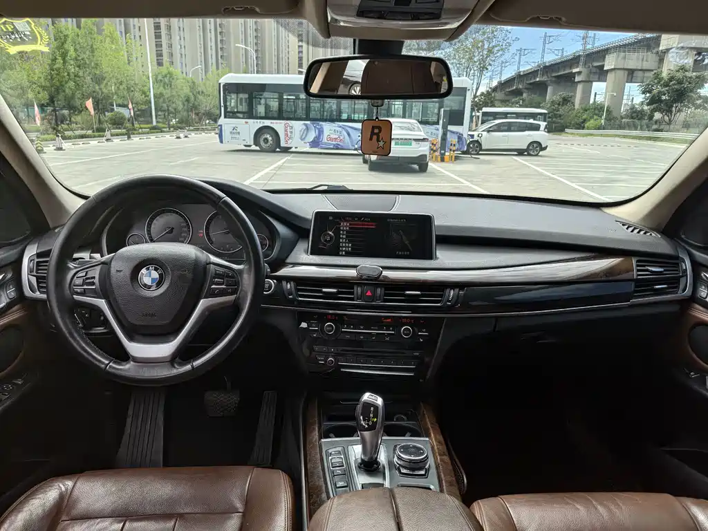 BMW X5 (Import) — миниатюра 10