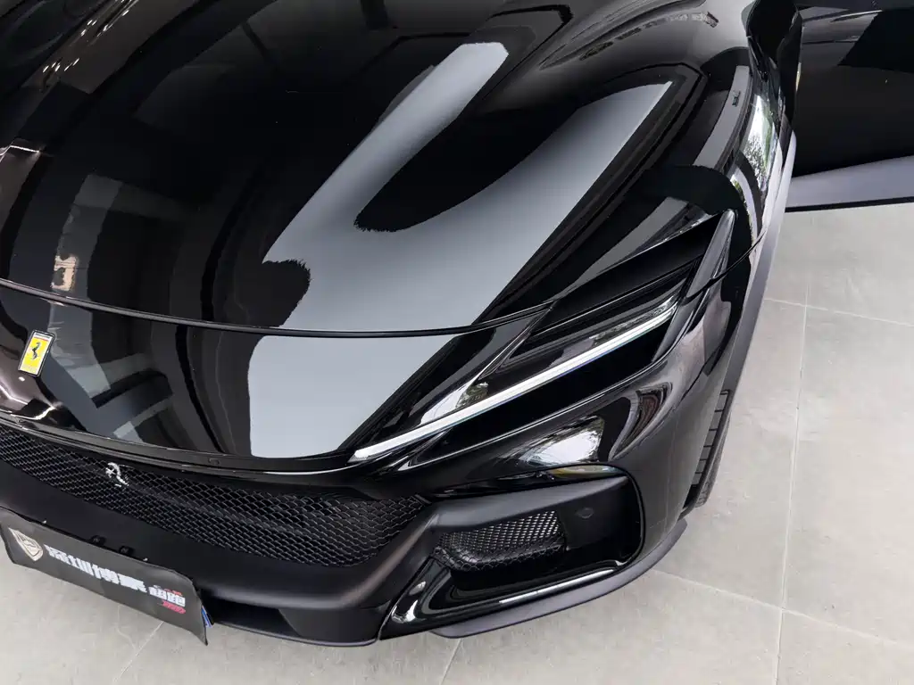 Ferrari Purosangue 2023 6.5L V12
