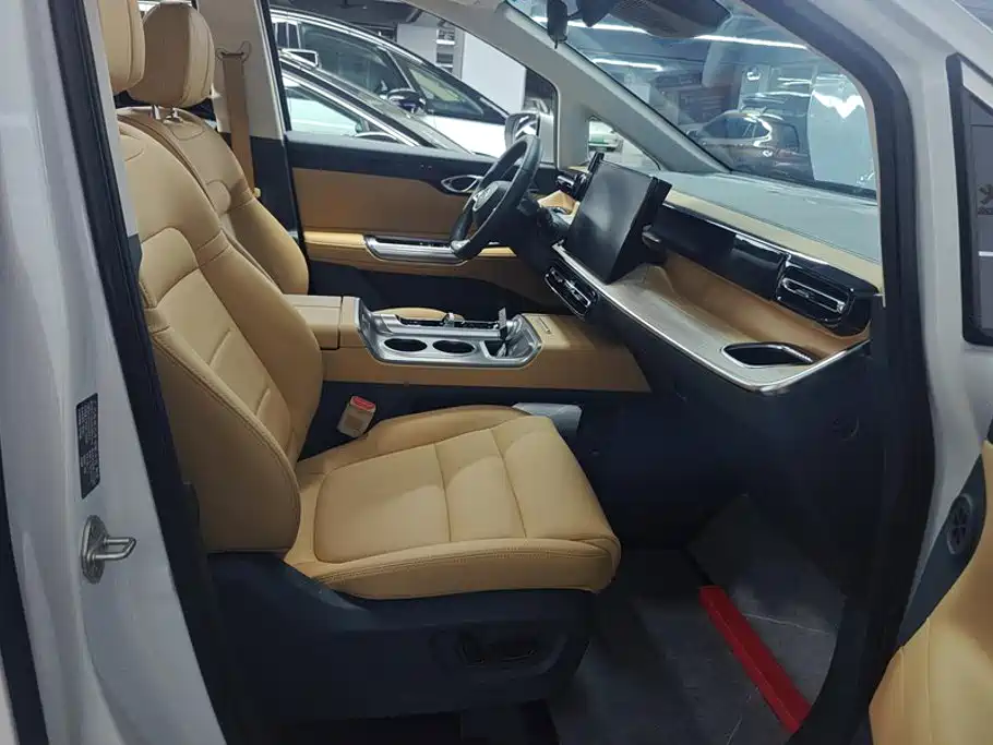GAC Motor Trumpchi E8 — миниатюра 8