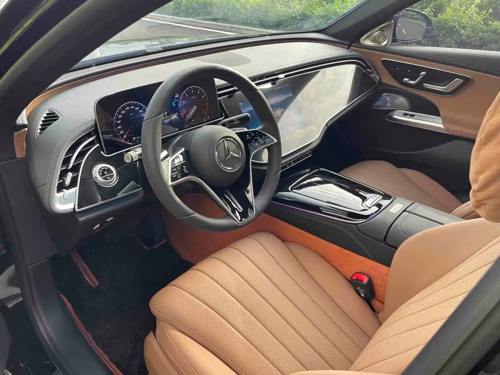 Mercedes-Benz E-Class — миниатюра 10