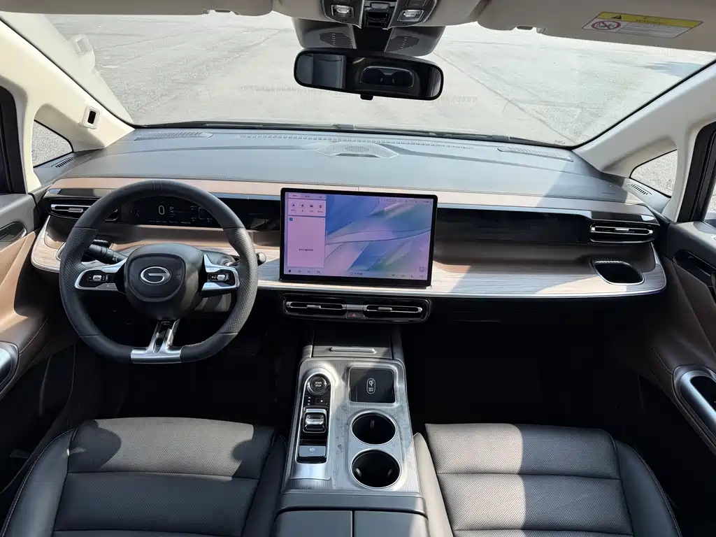 GAC Motor Trumpchi E8 PHEV — миниатюра 10