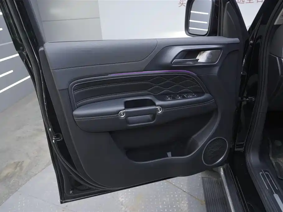 TANK TANK 300 NEW ENERGY