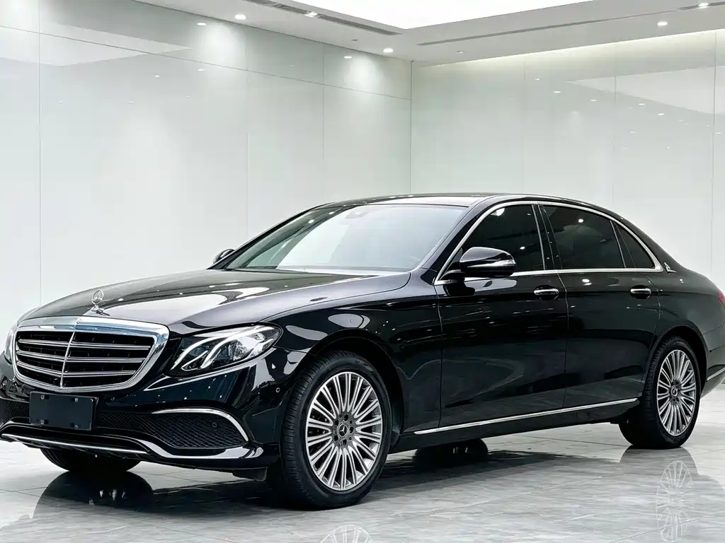 Mercedes-Benz E-Class — миниатюра 2