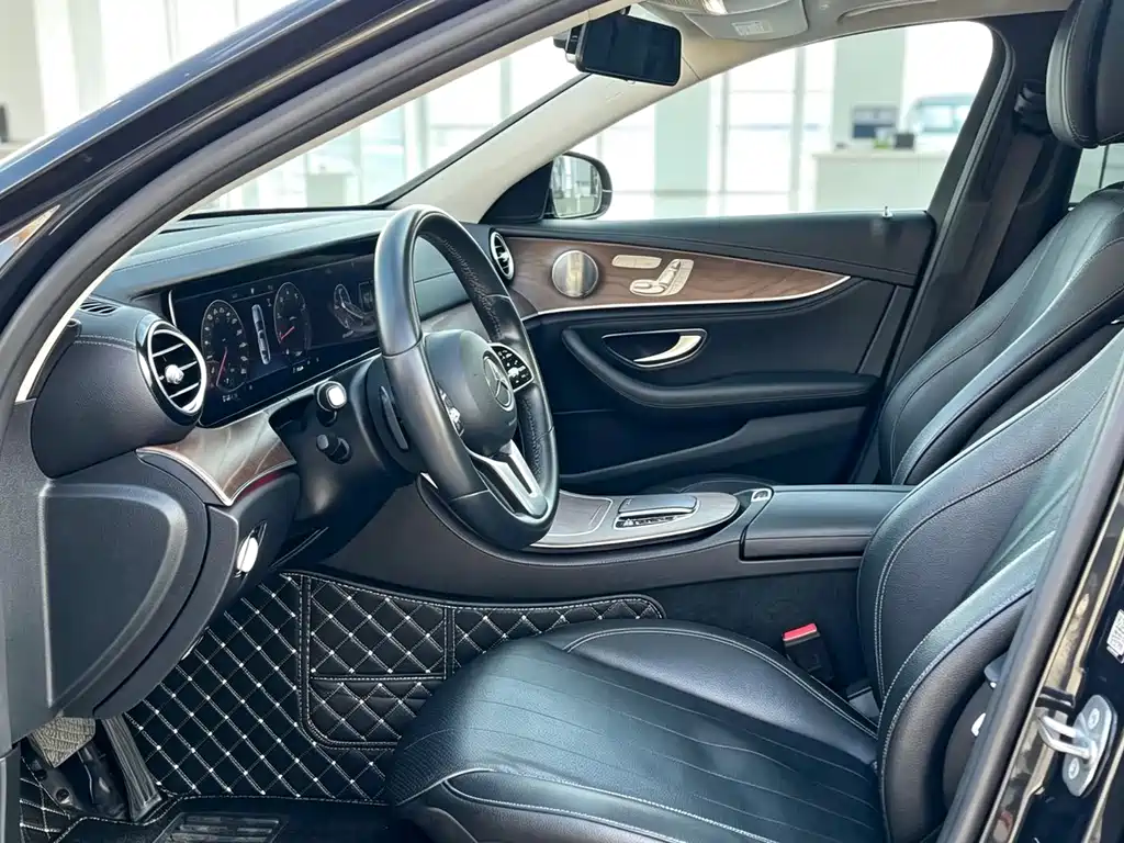 Mercedes-Benz E-Class — миниатюра 9