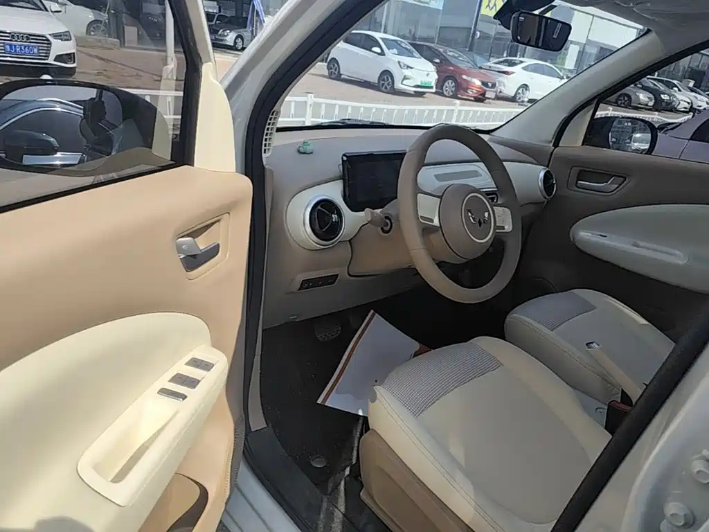 Wuling MINIEV — миниатюра 16