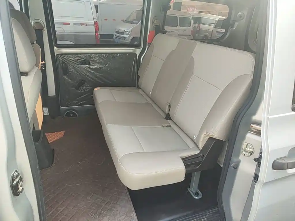 Wuling Hongguang V — миниатюра 17