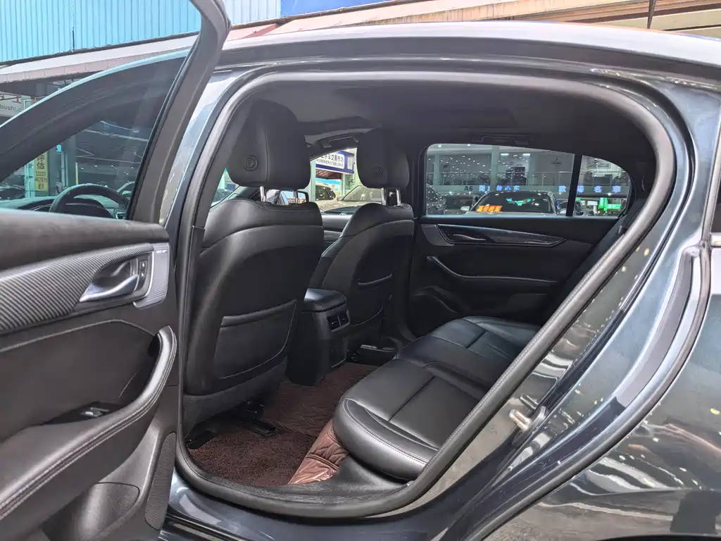 Cadillac CT5 — миниатюра 7