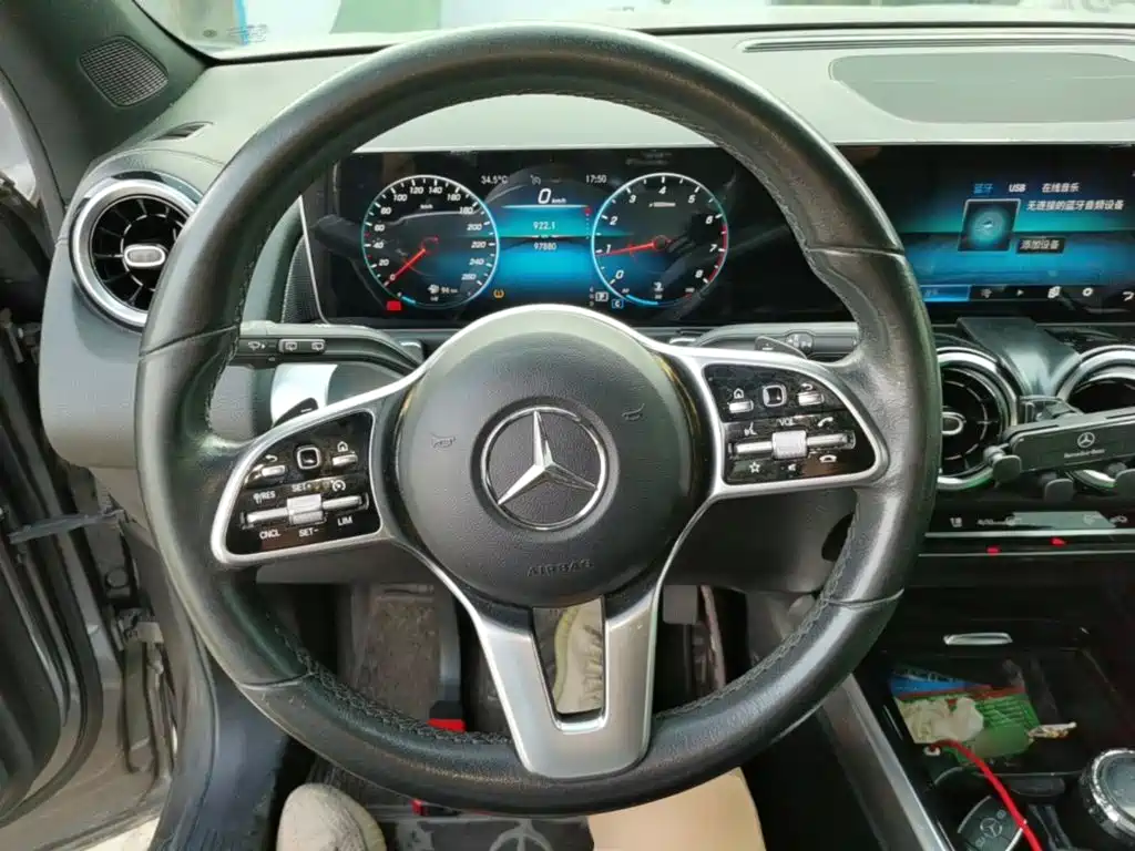 Mercedes-Benz GLB — миниатюра 11