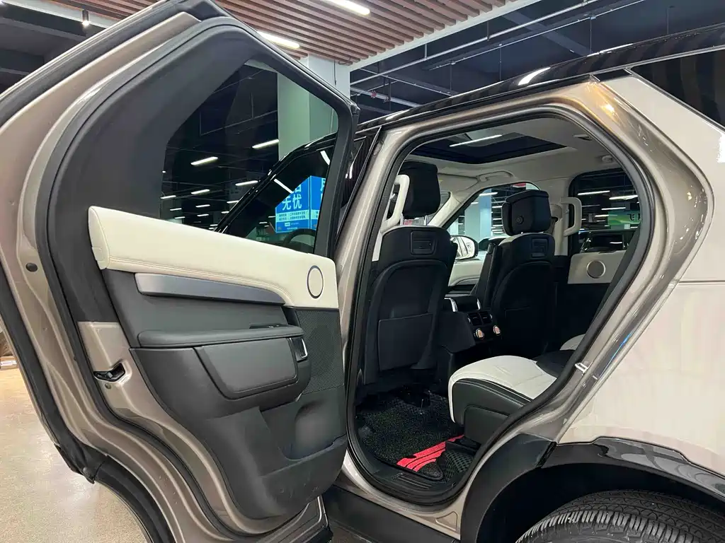 Land Rover Discovery 2021 360PS R-Dynamic HSE