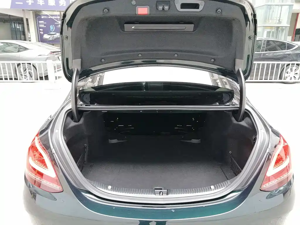 Mercedes-Benz C-Class — миниатюра 20