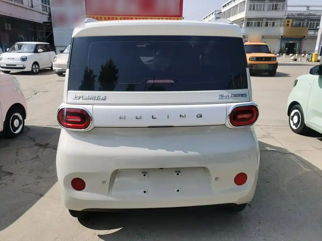 Wuling MINIEV — миниатюра 6