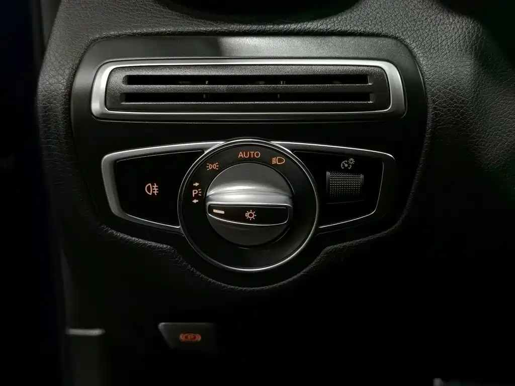 Mercedes-Benz C-Class — миниатюра 21