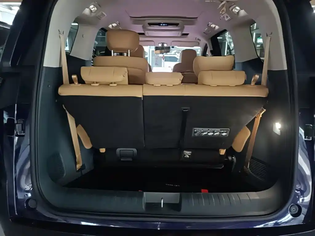GAC Motor Trumpchi E8 PHEV — миниатюра 19