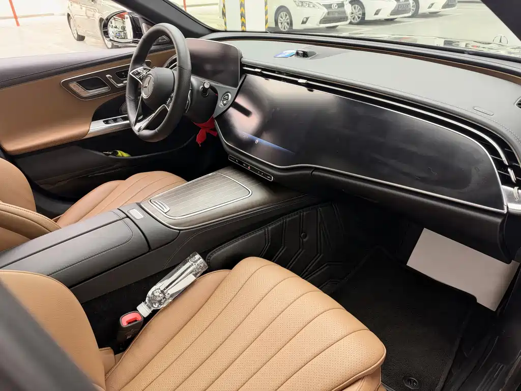 Mercedes-Benz E-Class — миниатюра 7