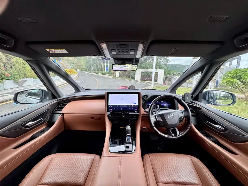 Toyota Vellfire 2023 2.5L HV Luxury