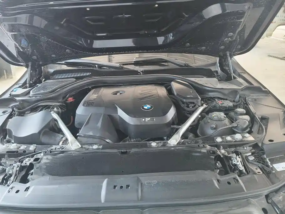 BMW 5 Series — миниатюра 10