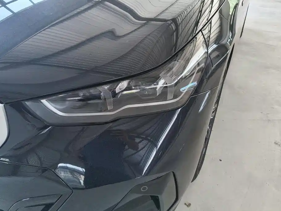 BMW 5 Series — миниатюра 5