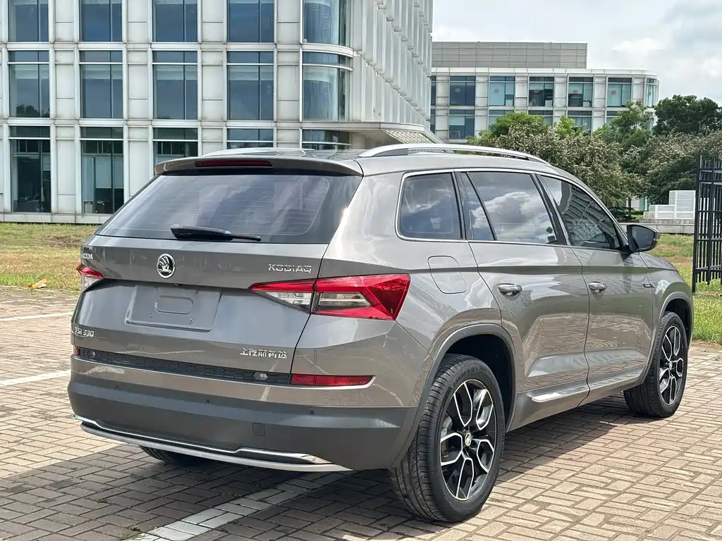 Skoda Kodiaq 2017 TSI330 7 мест Luxury