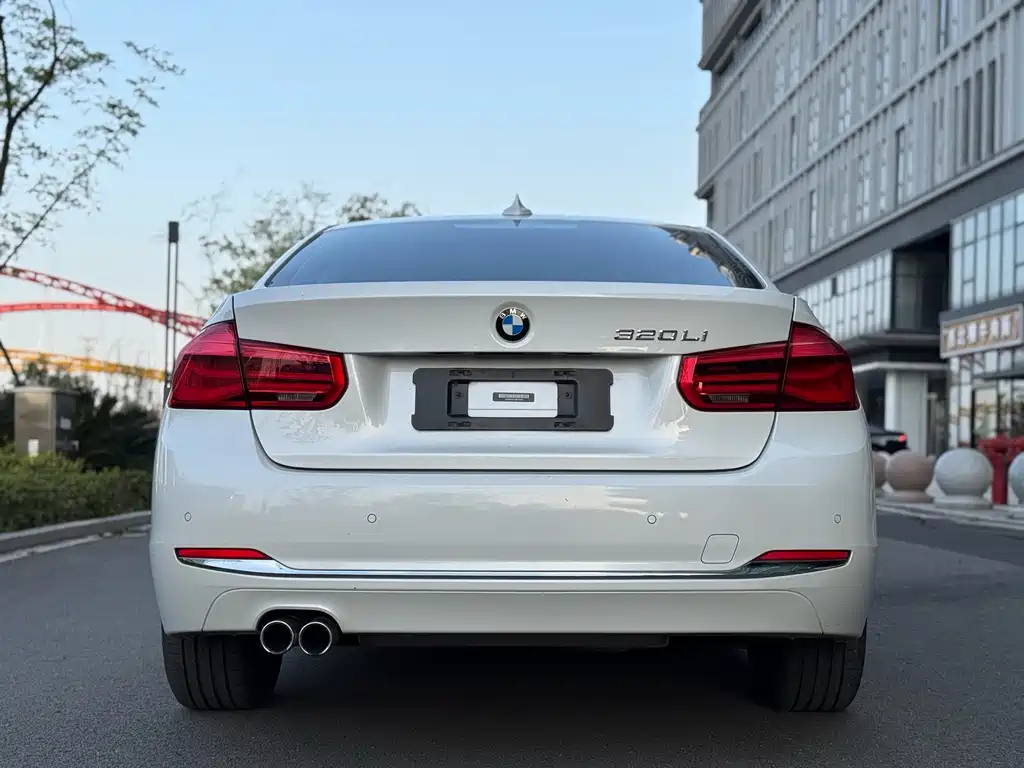 BMW 3 Series — миниатюра 11