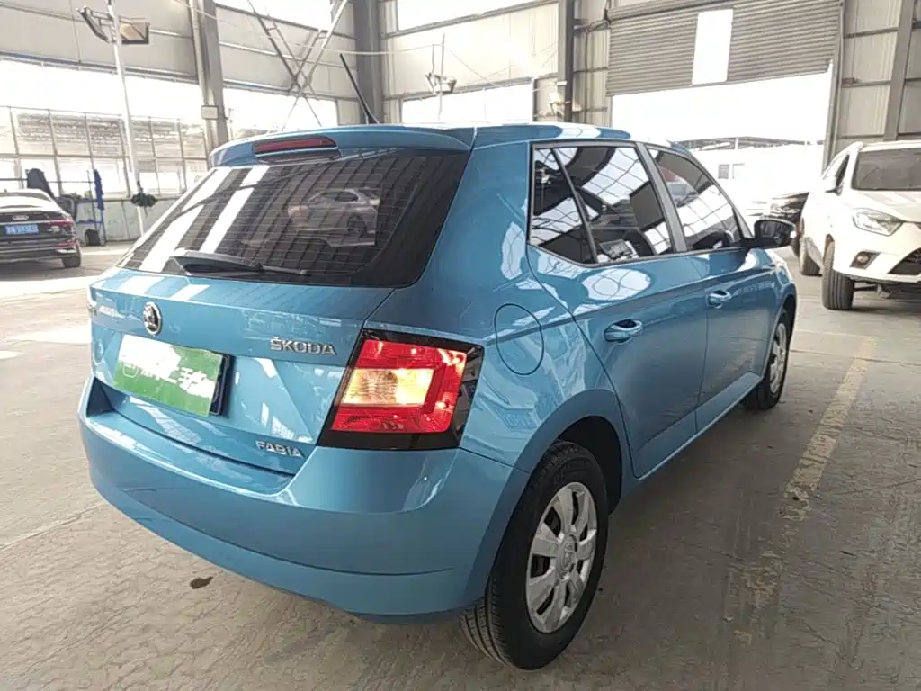 Skoda Fabia — миниатюра 7