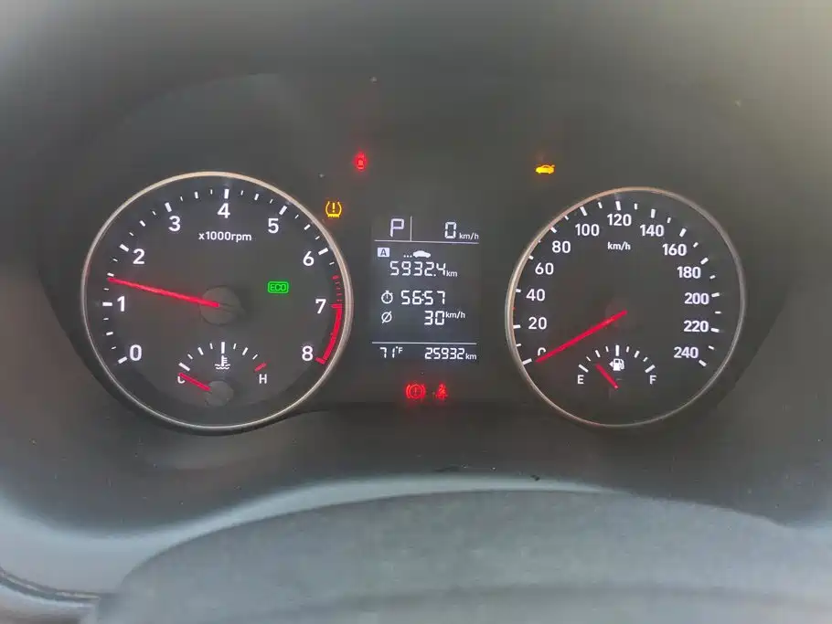 Hyundai Elantra — миниатюра 13