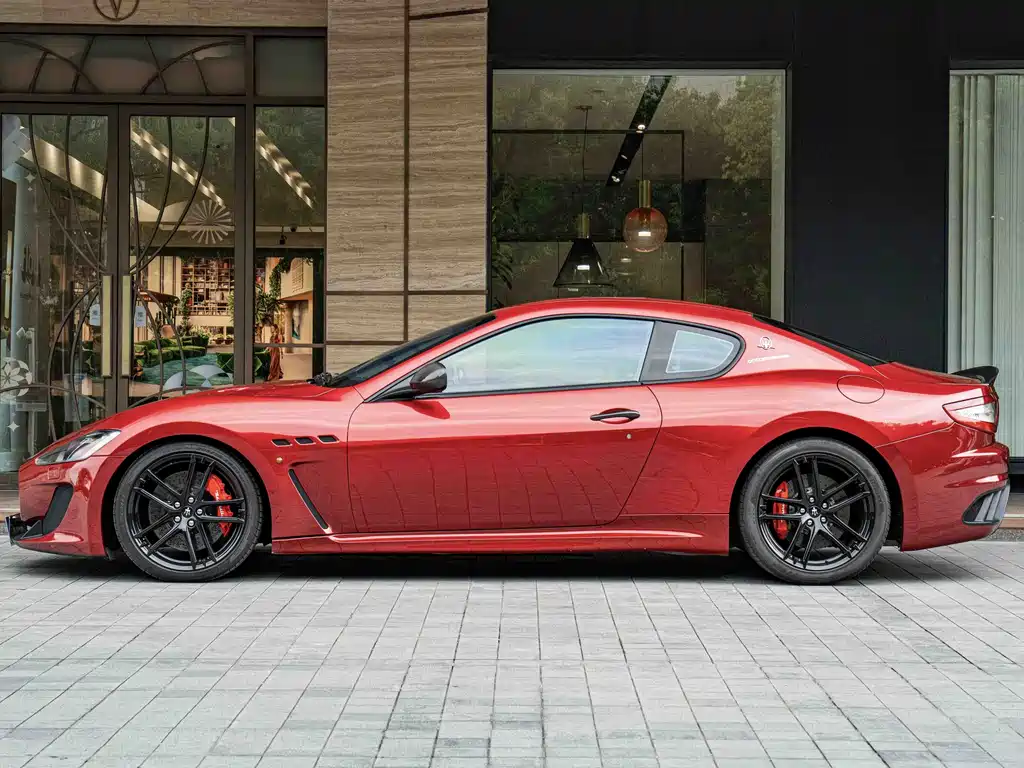 Maserati GranTurismo 2012 4.7L MC Stradale