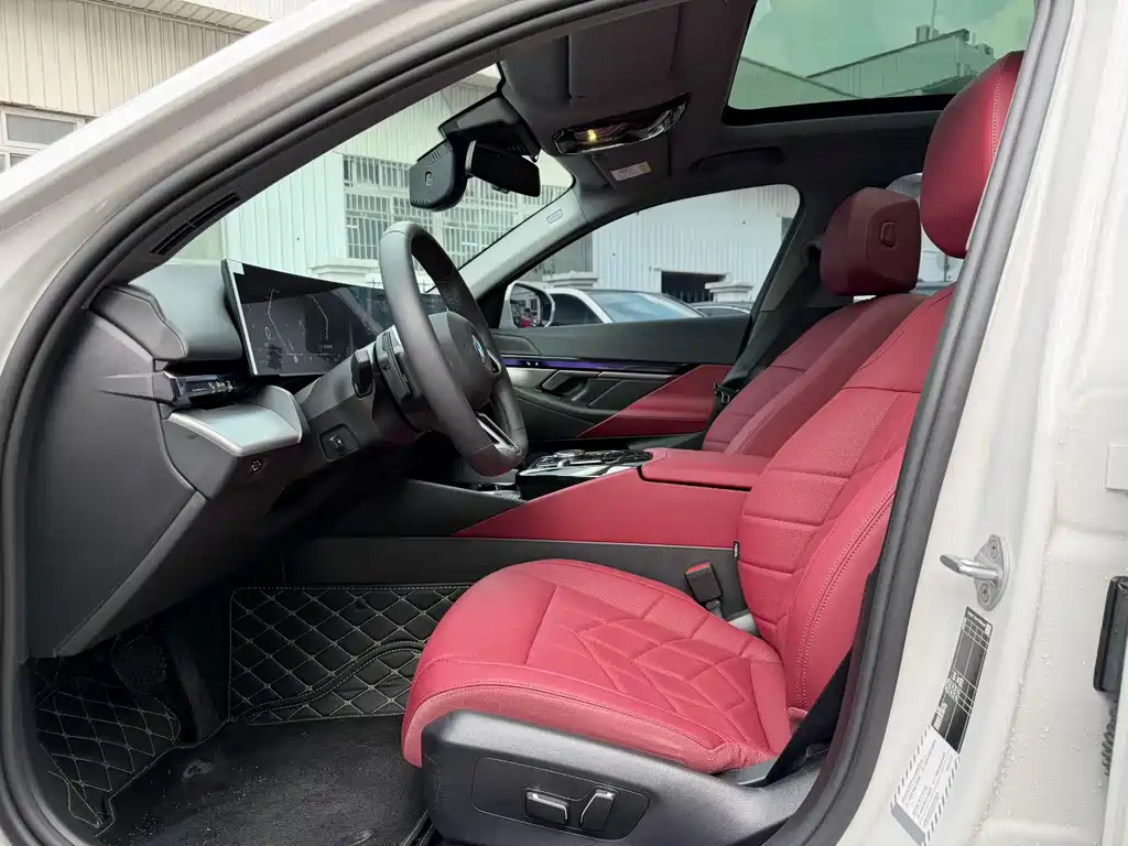 BMW 5 Series — миниатюра 4
