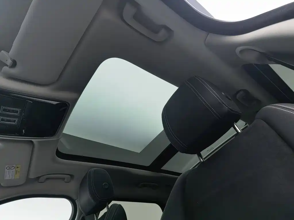 Land Rover Velar — миниатюра 14