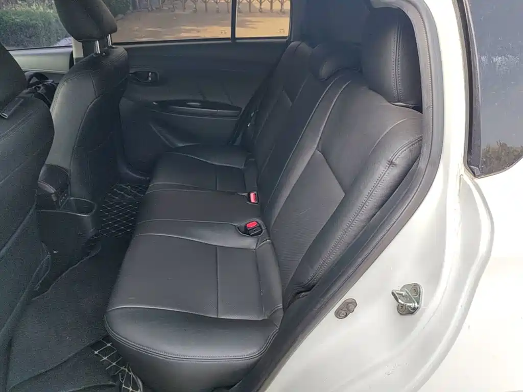 Toyota Yaris L — миниатюра 17
