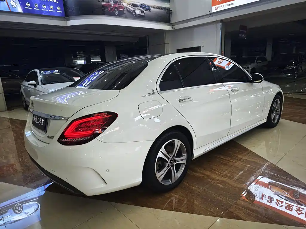 Mercedes-Benz C-Class — миниатюра 6