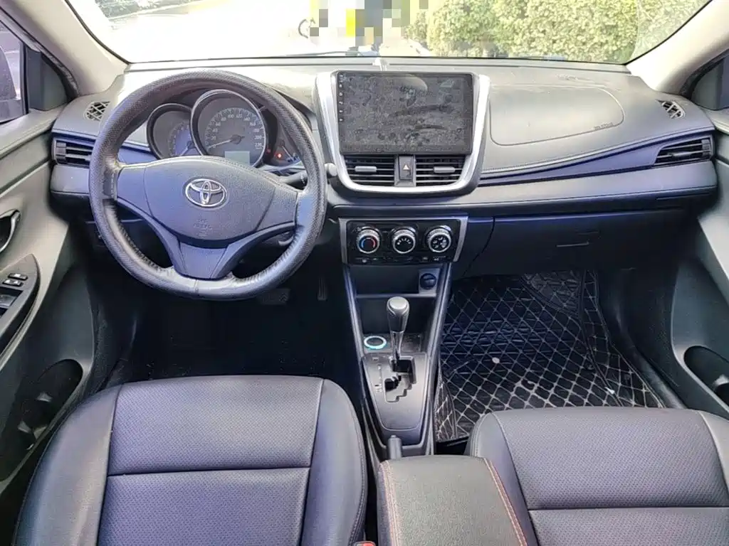 Toyota Yaris L — миниатюра 10