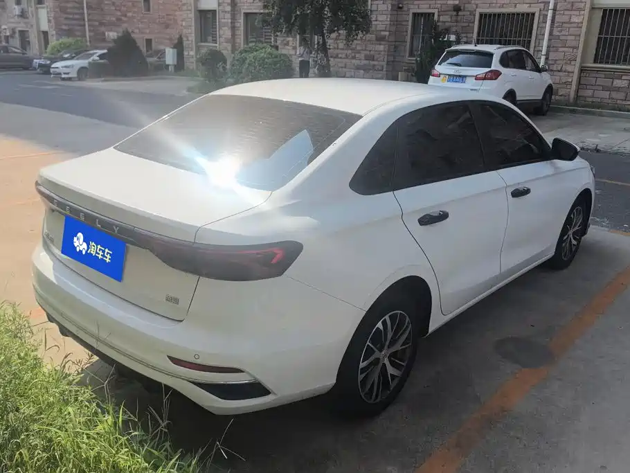 Geely Emgrand — миниатюра 3