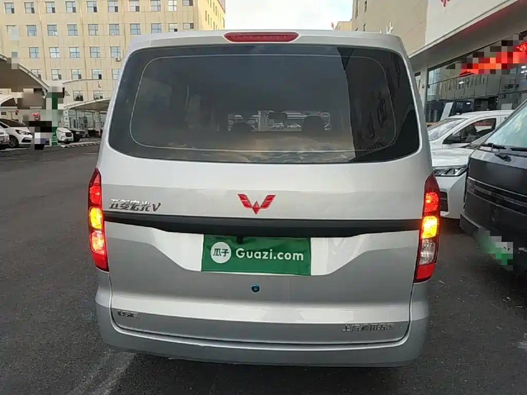Wuling Hongguang V — миниатюра 6