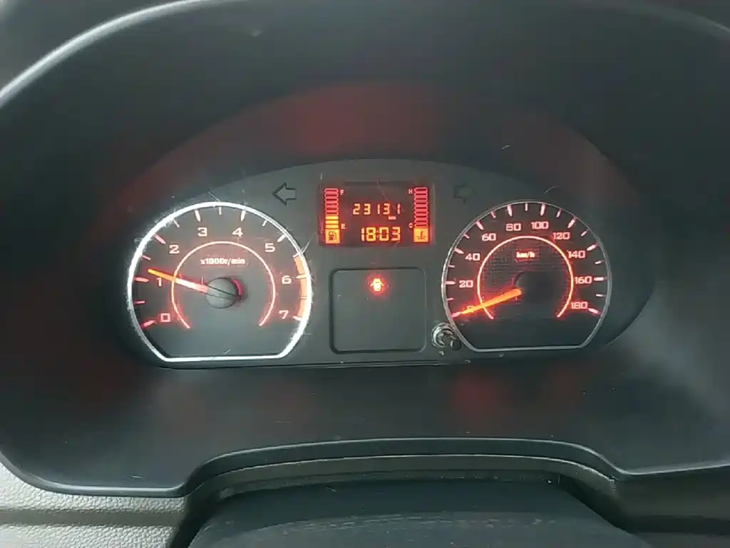 Wuling Hongguang V — миниатюра 12