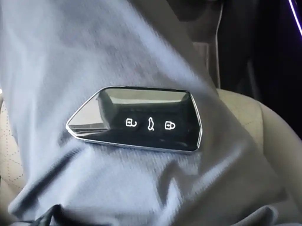 Volkswagen ID.6 X — миниатюра 9