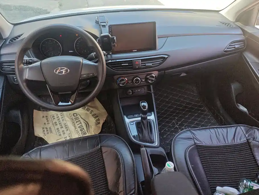 Hyundai Elantra — миниатюра 11